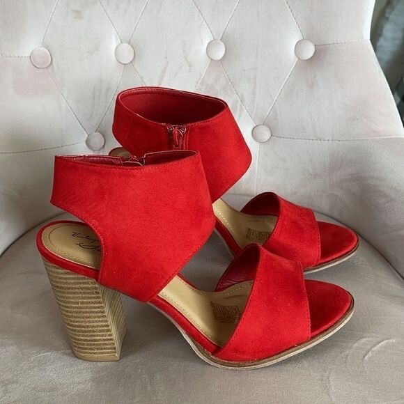 Vintage Havana Red Faux Leather Heels‎ - Picture 4 of 4